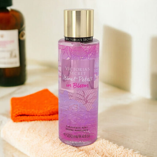 Victoria’s Secret NEW!! VELVET PETALS IN BLOOM Mist 250mL